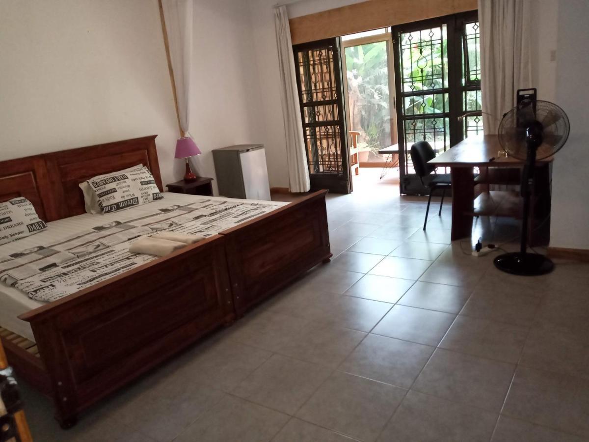 Bed and Breakfast Hospitality Connect Kampala Exterior foto